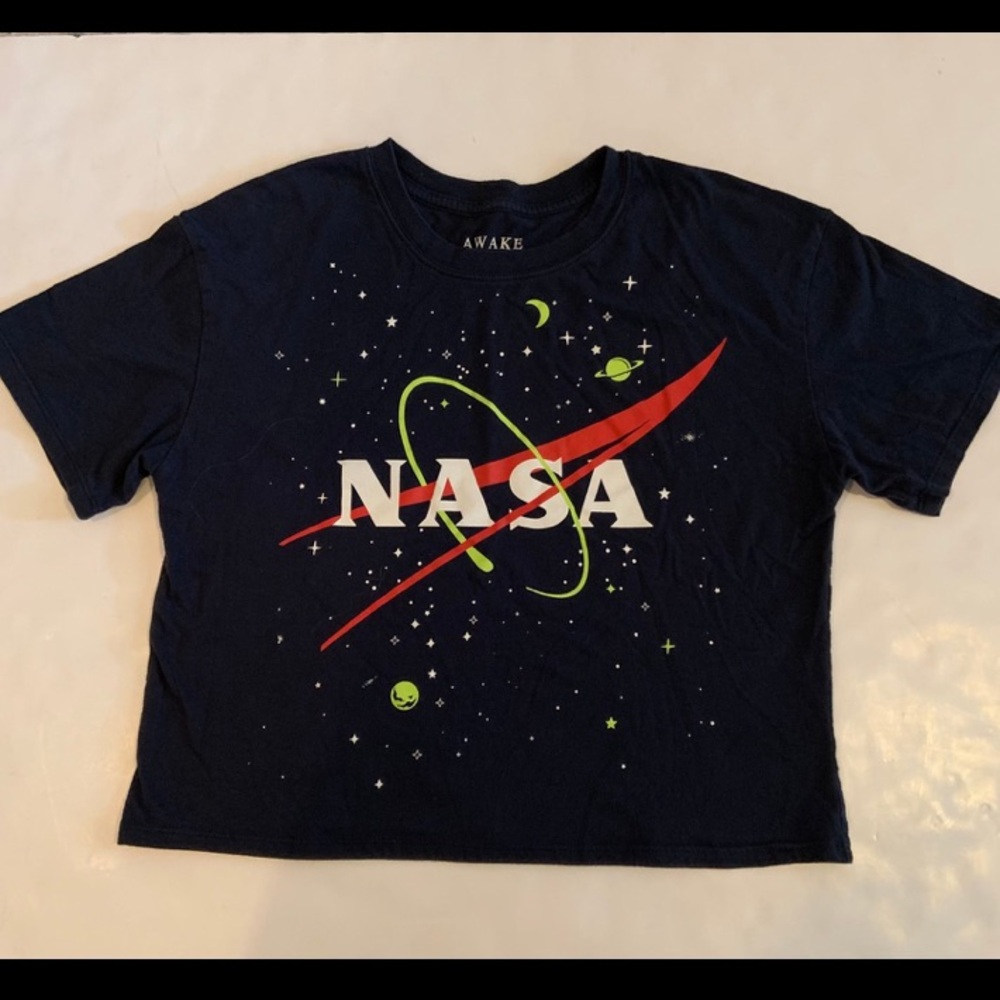 Awake Woman’s Cropped NASA T-Shirt Size Large